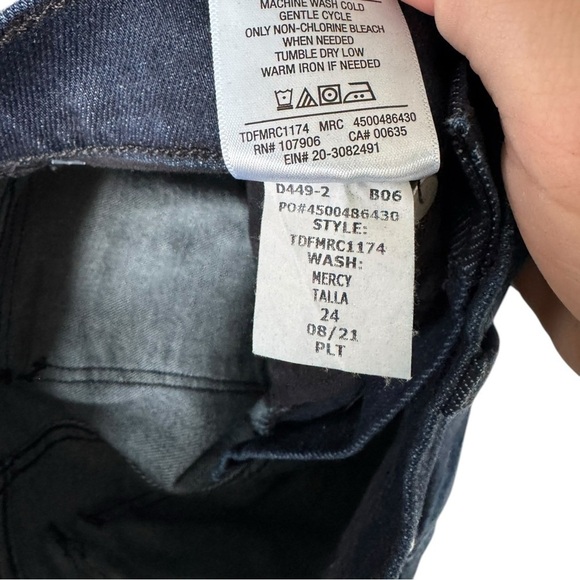 New! Hudson‎ Beth Mid-Rise Baby Bootcut Jean - Picture 11 of 11